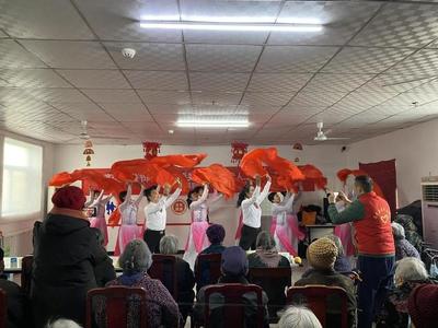 青春暖夕陽，志愿傳溫情——石家莊共青團組織青年志愿者開展“寸草心”愛老敬老活動